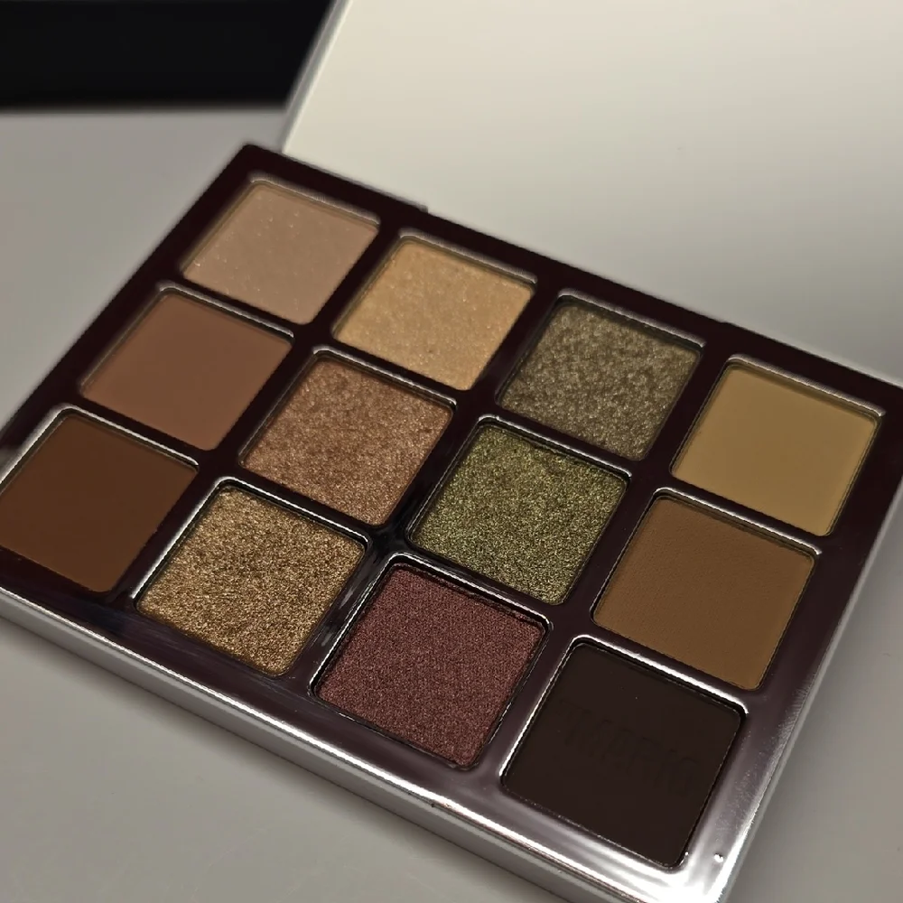 Oris Radiant Glow Eyeshadow Palette